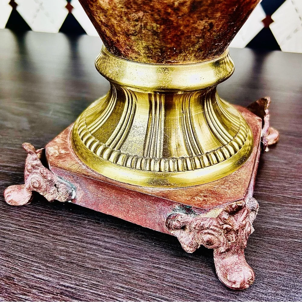 Neoclassical Gilt Metal Urn Pair Mid Century Modern‎ Hollywood Regency Luxury - Picture 4 of 16
